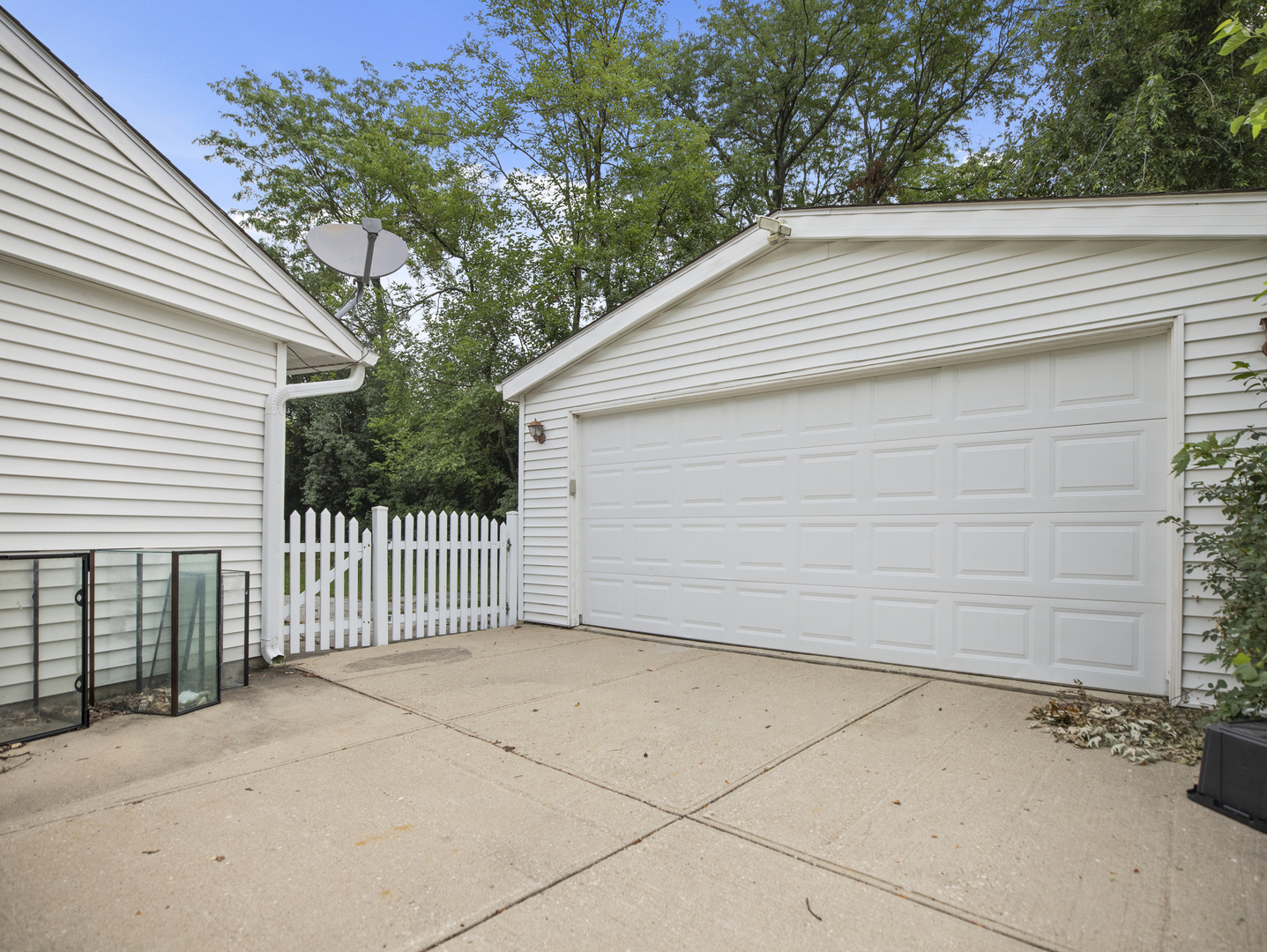 23rd image of 1603 Roder Ct, Streamwood, IL 60107 | MLS# 12709833