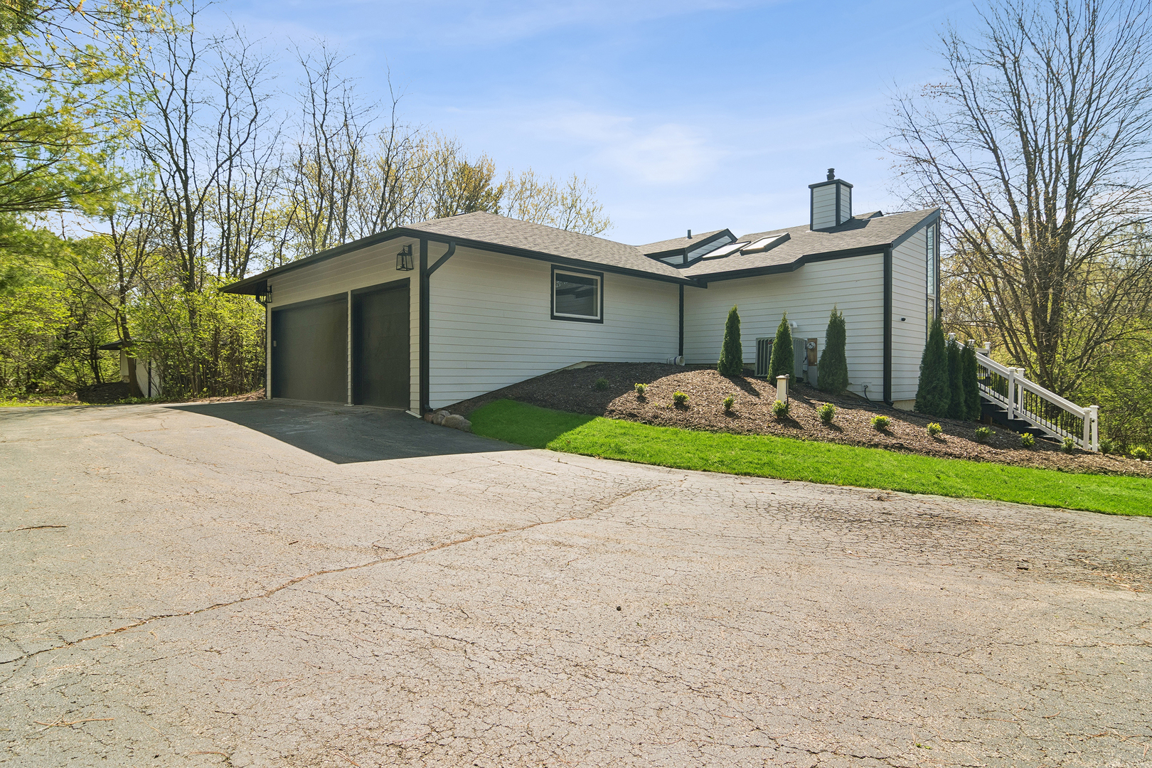 3rd image of 6739 Lakeridge Dr, Long Grove, IL 60047 | MLS# 12709840