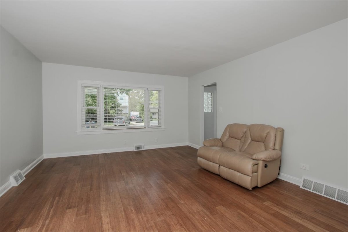 3rd image of 4507 Dorset Ave, Lisle, IL 60532 | MLS# 12709894