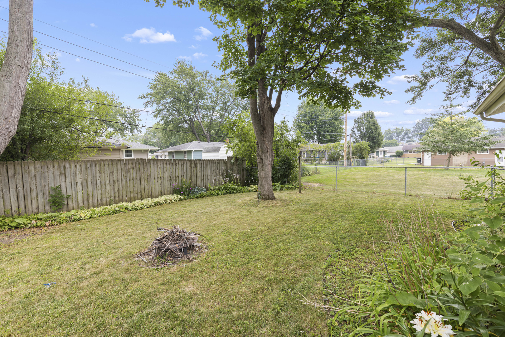 19th image of 1403 Comanche Dr, Rockford, IL 61107 | MLS# 12709906