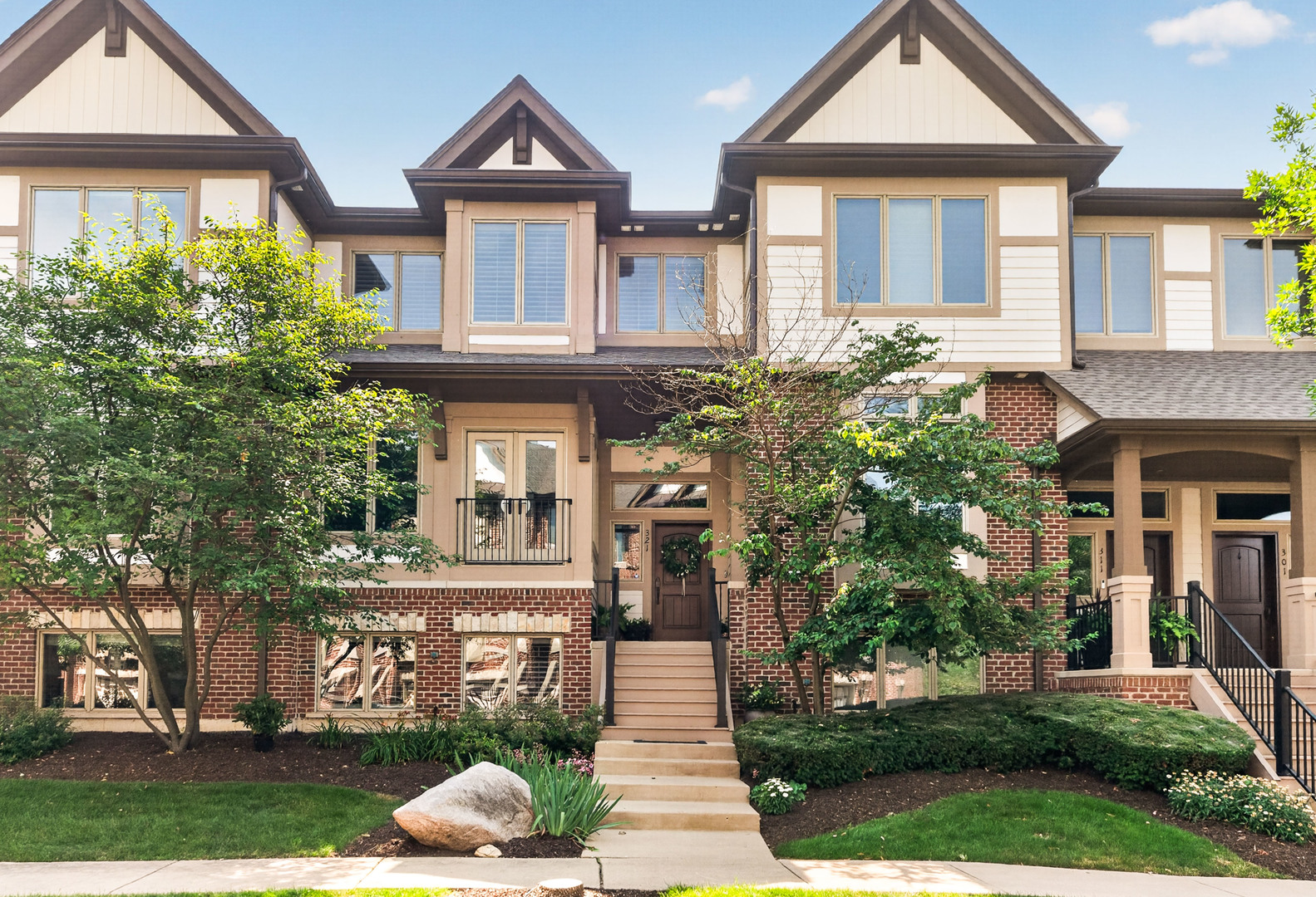 1st image of 321 Brownstone Dr, St. Charles, IL 60174 | MLS# 12709916