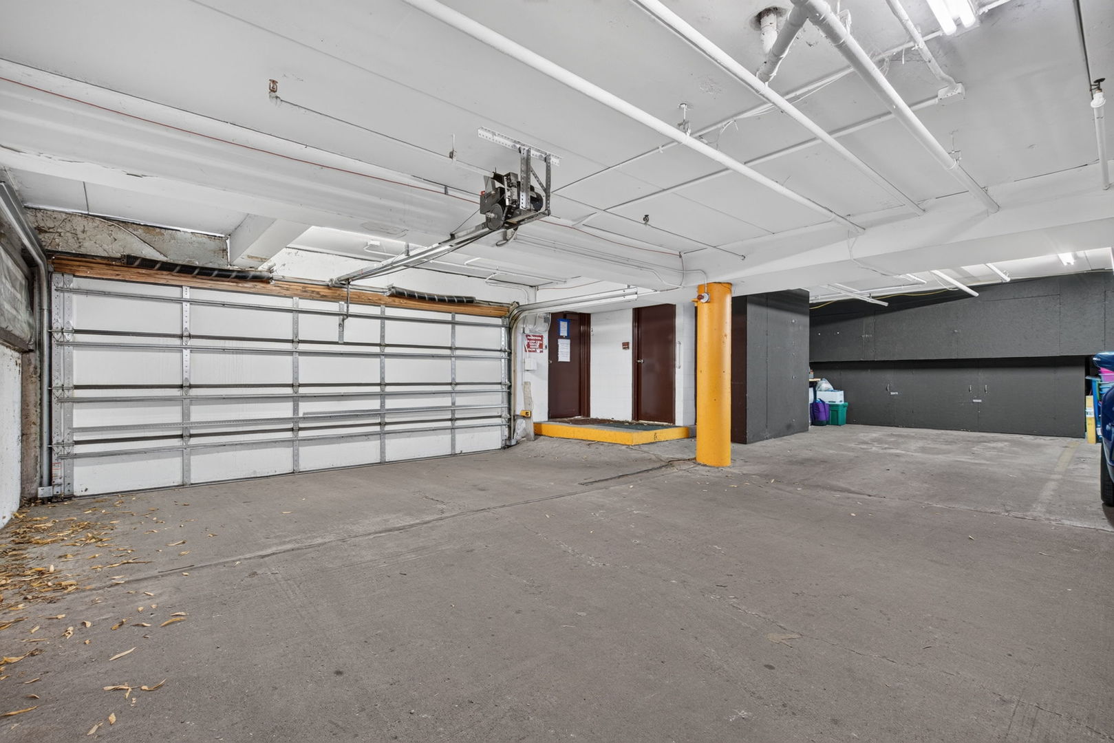 2nd image of 1424 Woodbridge Rd, Joliet, IL 60436