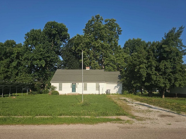 Homes for sale in Shipman, IL | 436 Prairie St, Shipman, IL 62685 | MLS# 12709923