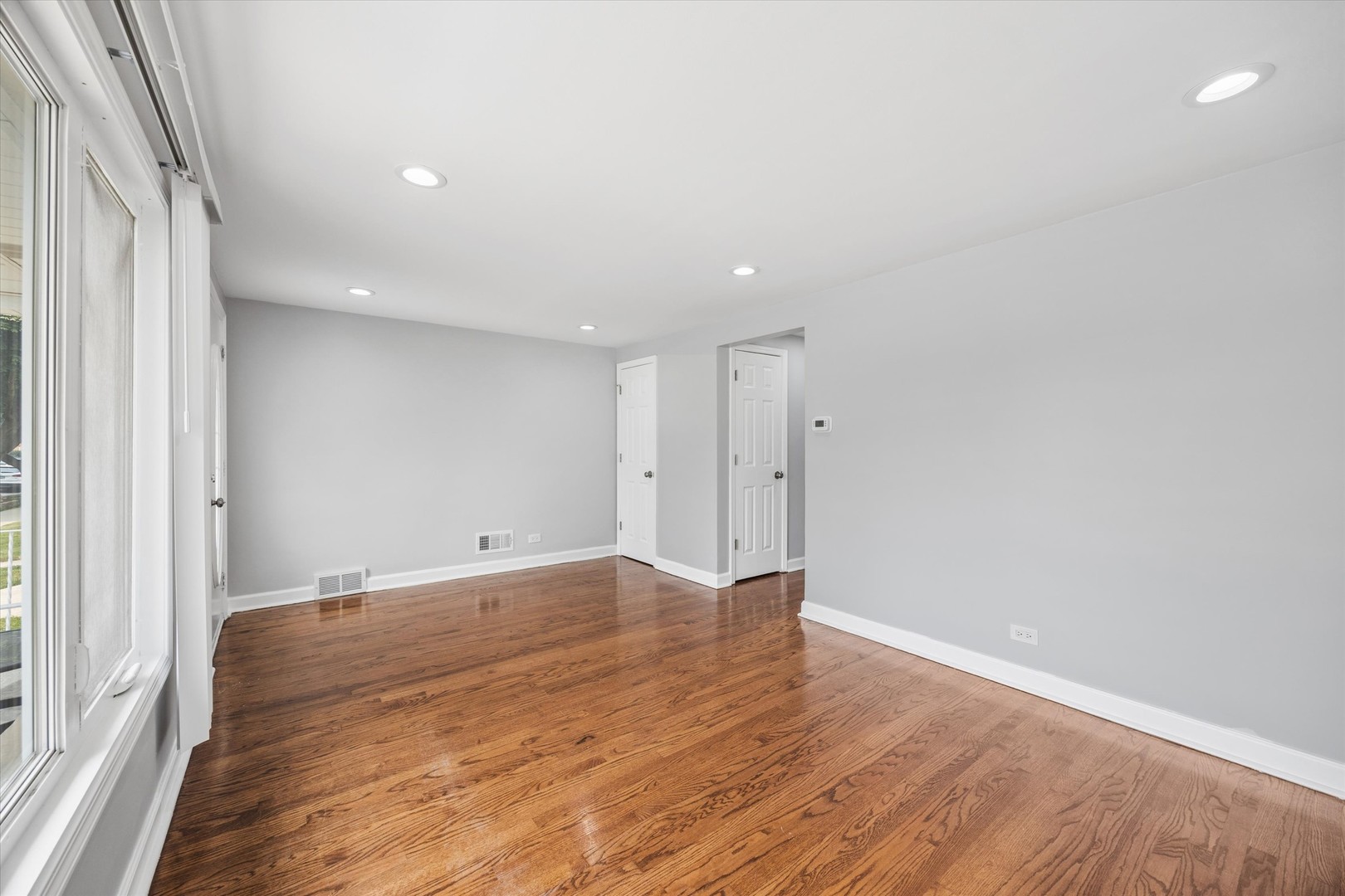Homes for sale in Chicago, IL | 5153 S Oak Park Ave, Chicago, IL 60638 | MLS# 12709960