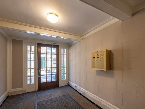5th image of 719 Hinman Ave #2E, Evanston, IL 60202 | MLS# 12709979