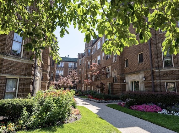 2nd image of 719 Hinman Ave #2E, Evanston, IL 60202 | MLS# 12709979