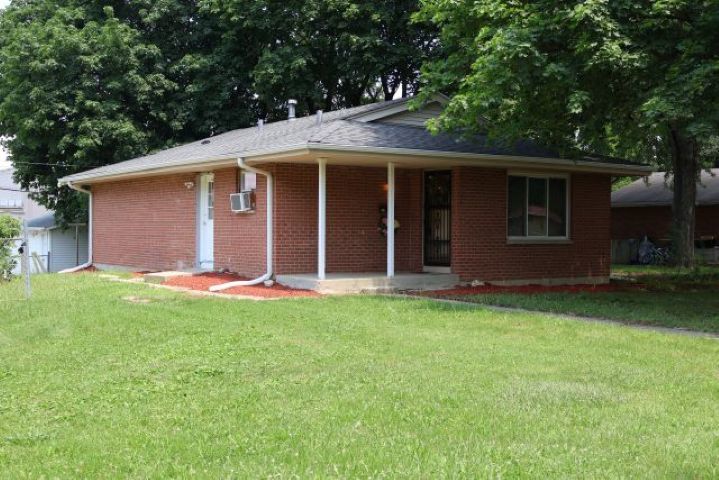 2nd image of 2015 Shelley Dr, Rockford, IL 61101 | MLS# 12709984