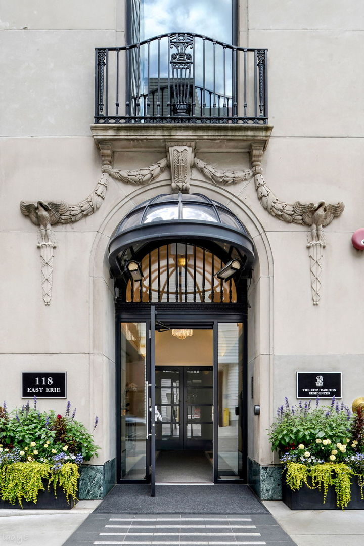 2nd image of 118 E Erie St #23D, Chicago, IL 60611 | MLS# 12710016