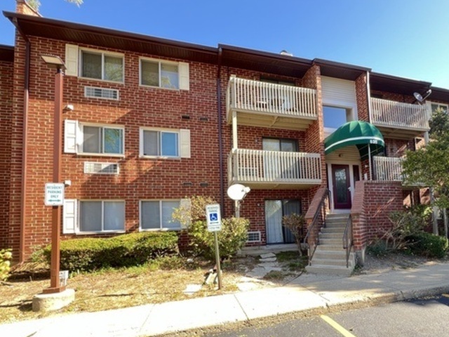 Homes for sale in Vernon Hills, IL | 820 N Lakeside Dr #3A, Vernon Hills, IL 60061 | MLS# 12710018