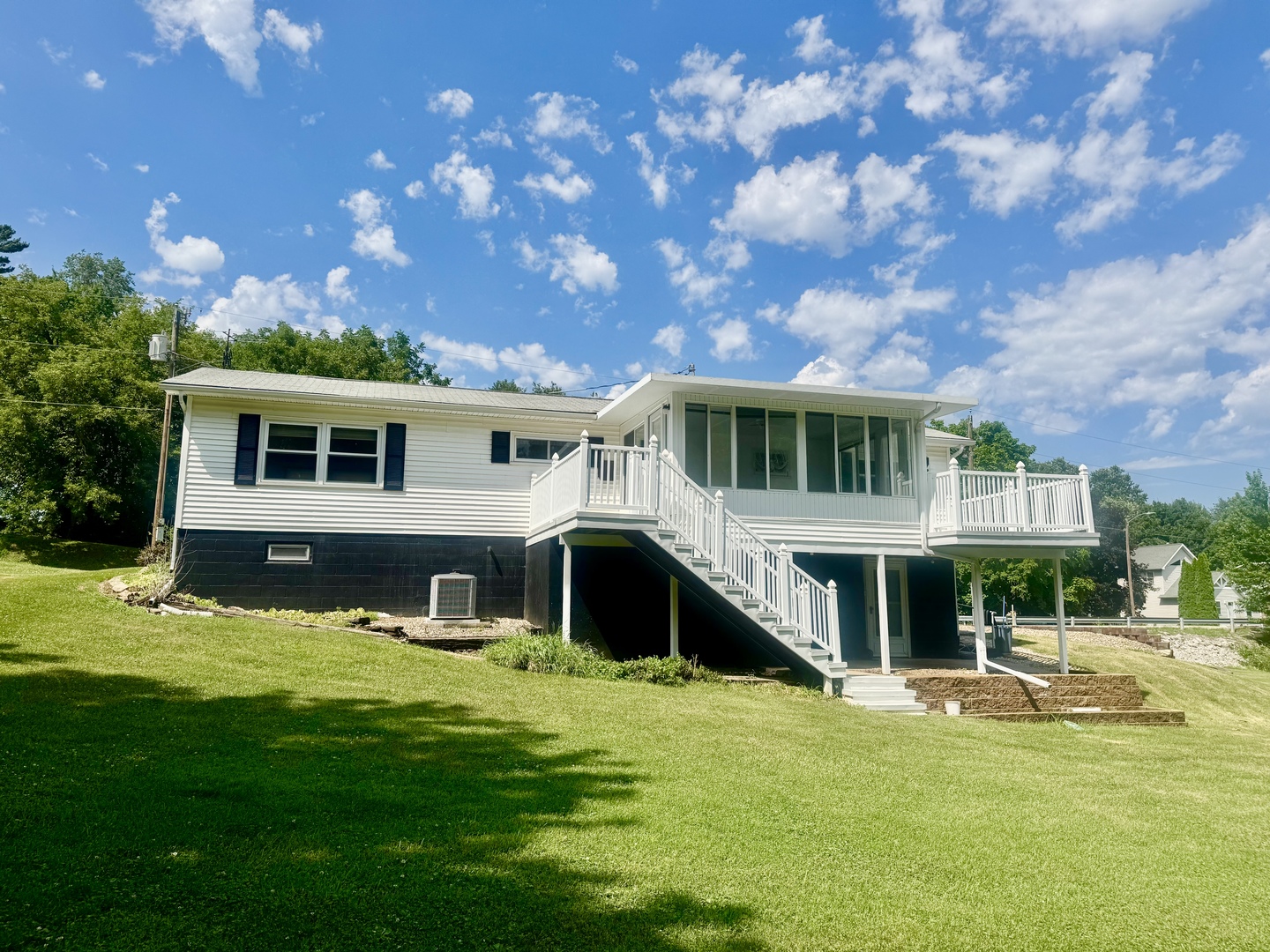 2nd image of 604 Edgington St, Reynolds, IL 61279 | MLS# 12710060