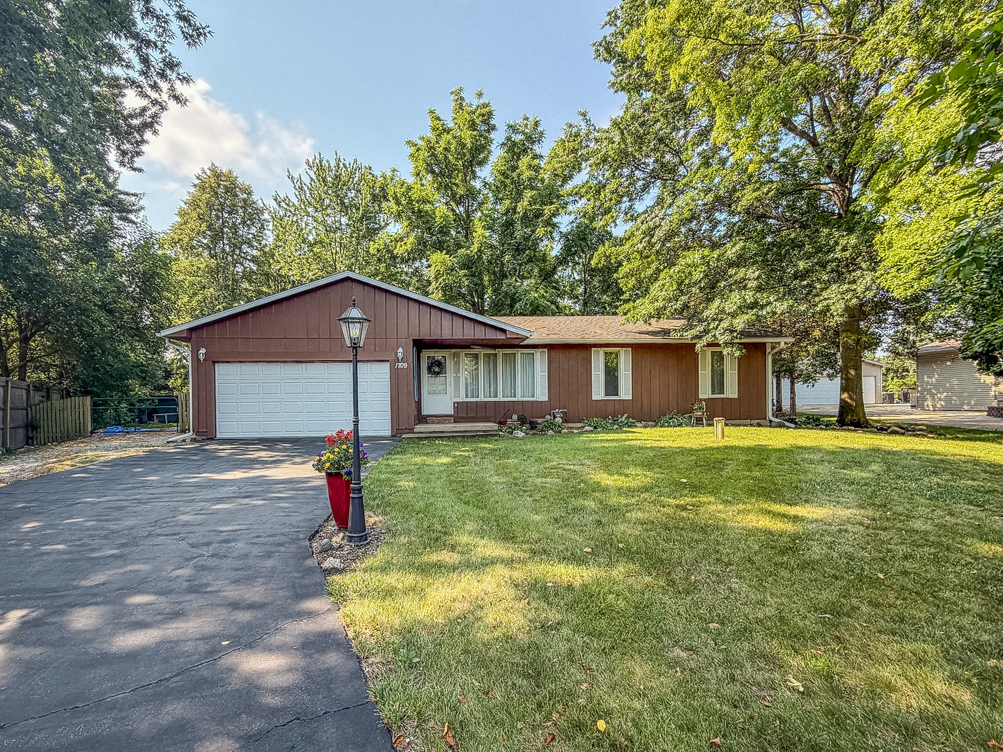 1st image of 1709 W South Shore Dr, Mahomet, IL 61853 | MLS# 12710098
