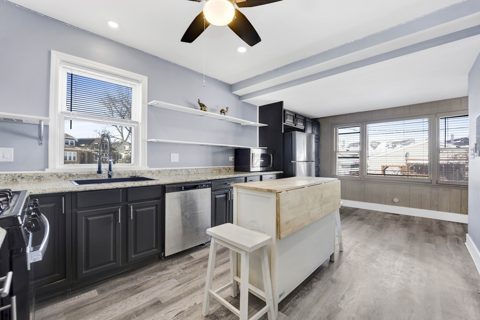 5th image of 5942 W Thorndale Ave, Chicago, IL 60646 | MLS# 12710112