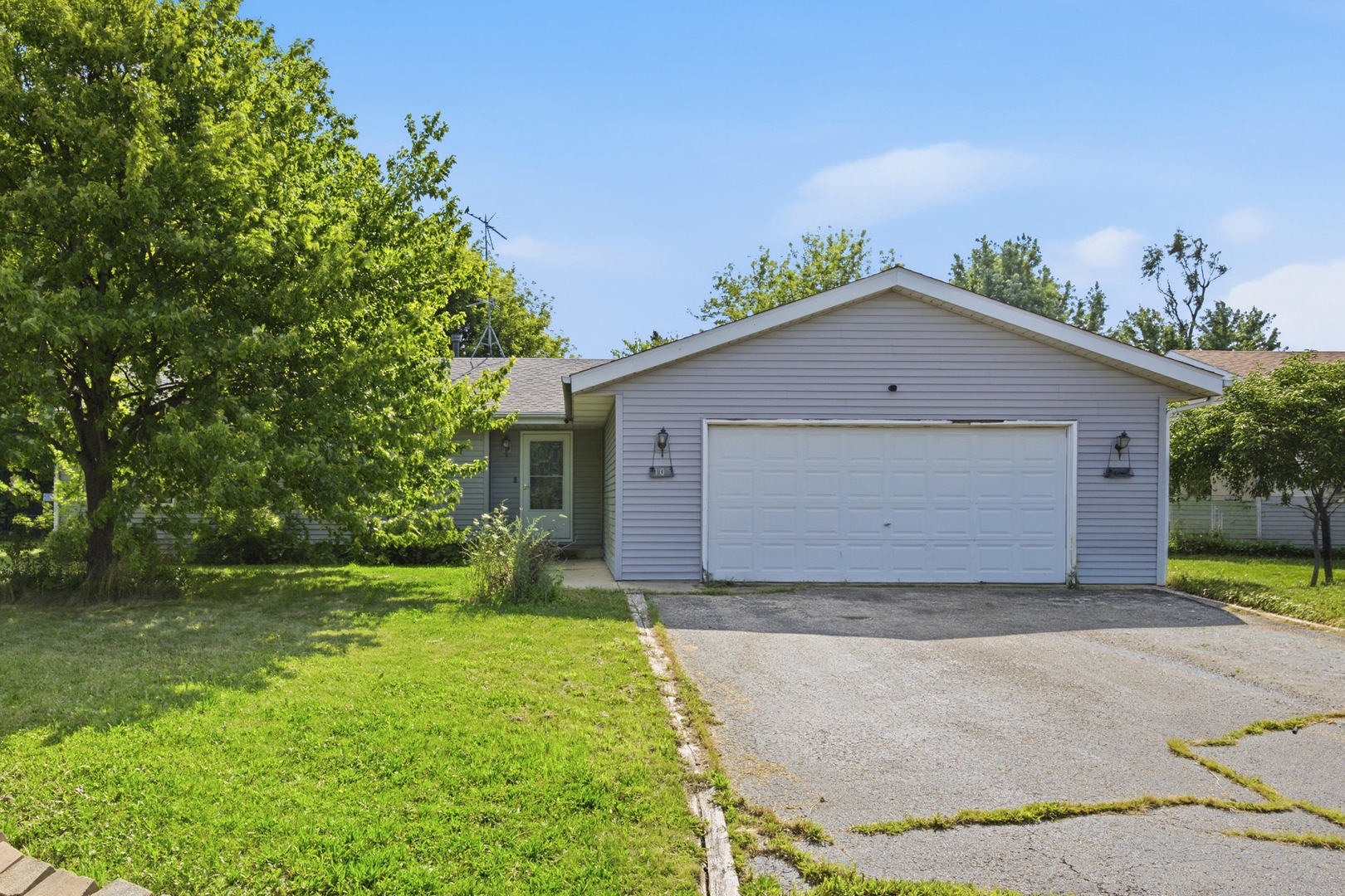 Homes for sale in Capron, IL | 105 Harvest Moon Trl, Capron, IL 61012 | MLS# 12710114