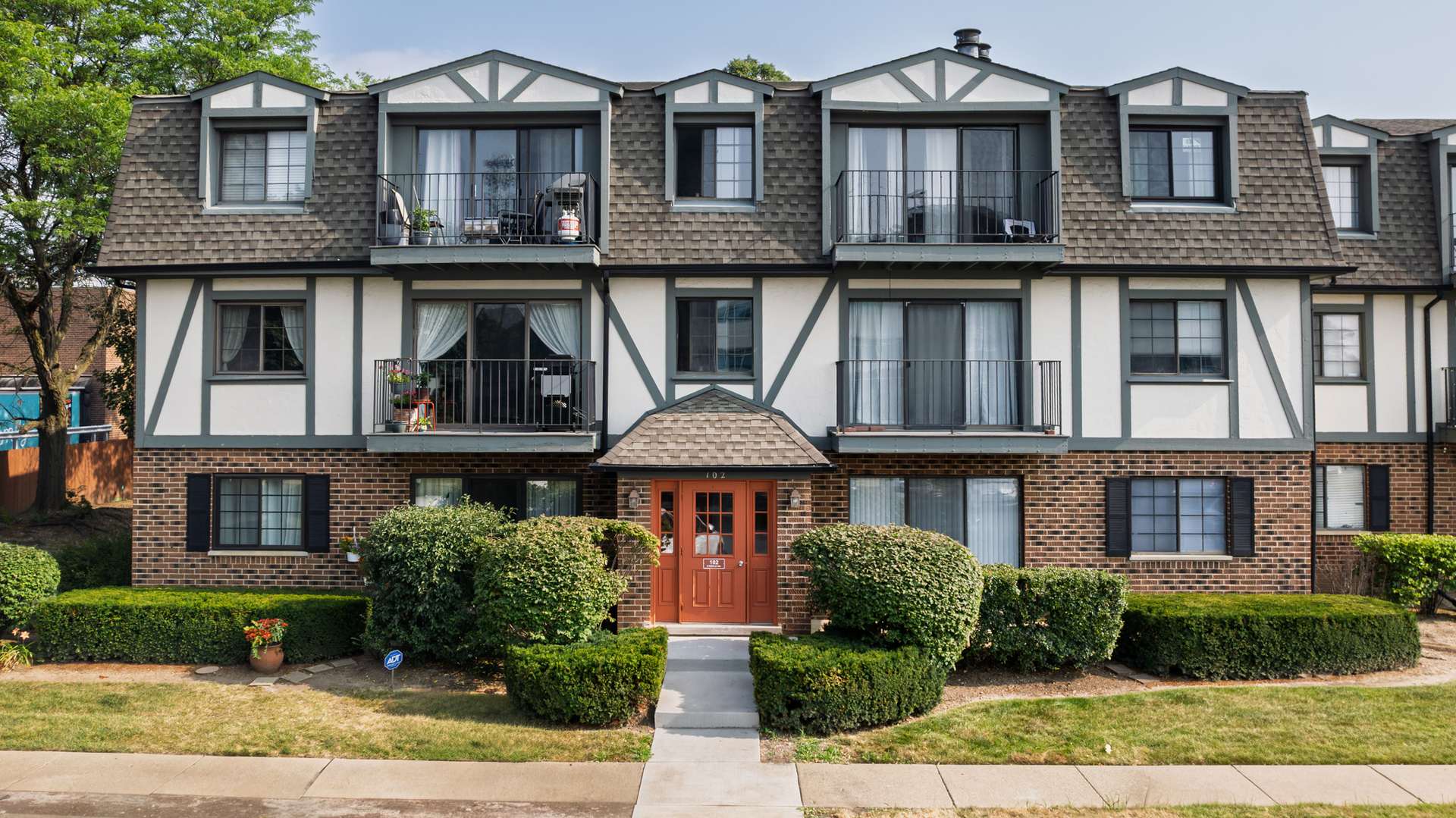 Homes for sale in Buffalo Grove, IL | 102 Steeple Dr #B, Buffalo Grove, IL 60089 | MLS# 12710193