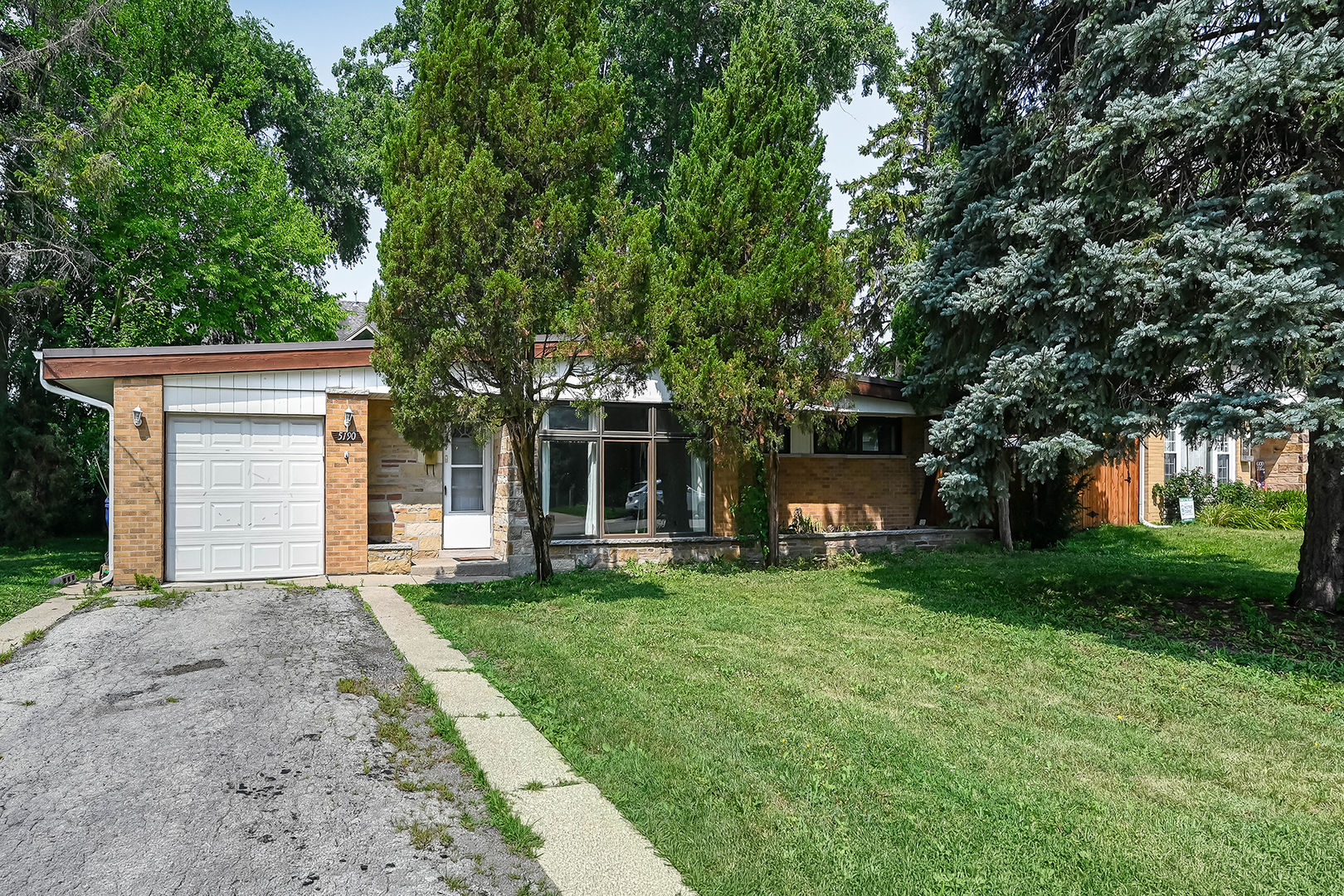 Homes for sale in Norridge, IL | 5190 N Moreland Ave, Norridge, IL 60706 | MLS# 12710222