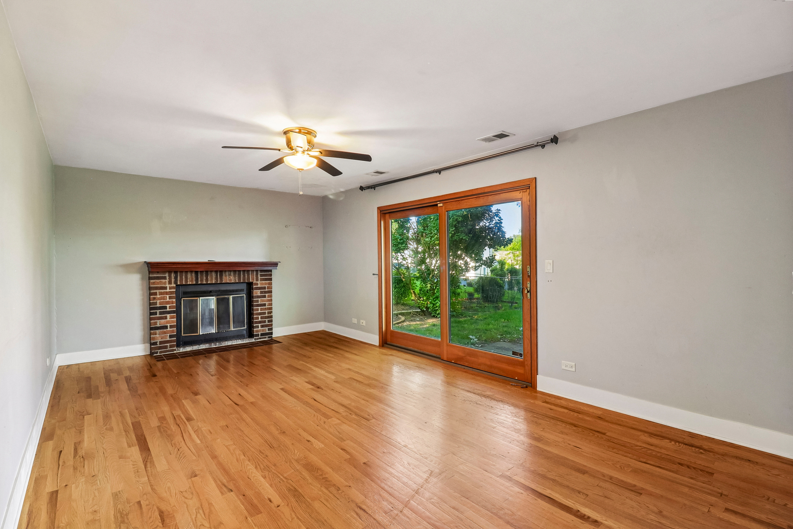 4th image of 702 Buffalo Cir, Carol Stream, IL 60188 | MLS# 12710290