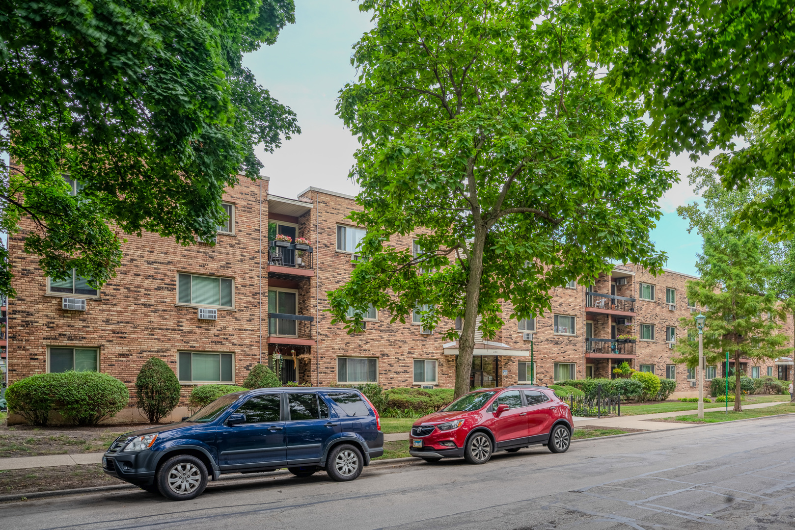 Homes for sale in Oak Park, IL | 420 S Home Ave #109N, Oak Park, IL 60302 | MLS# 12710296