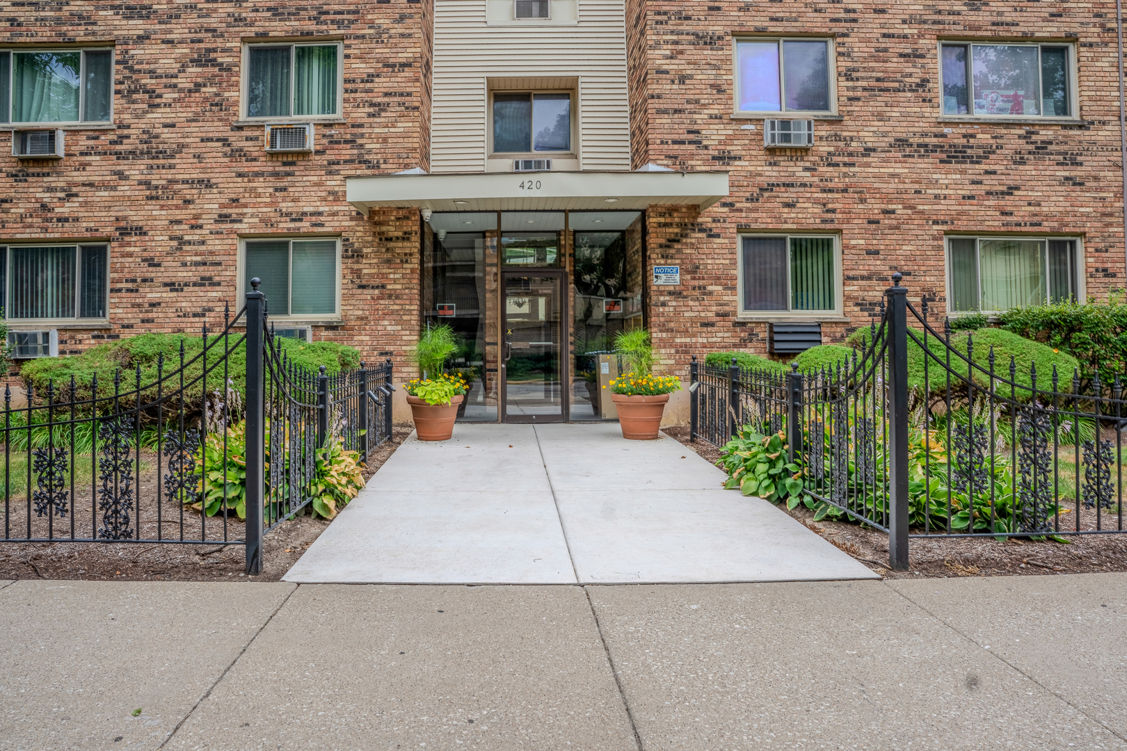 Homes for sale in Oak Park, IL | 420 S Home Ave #109N, Oak Park, IL 60302 | MLS# 12710296