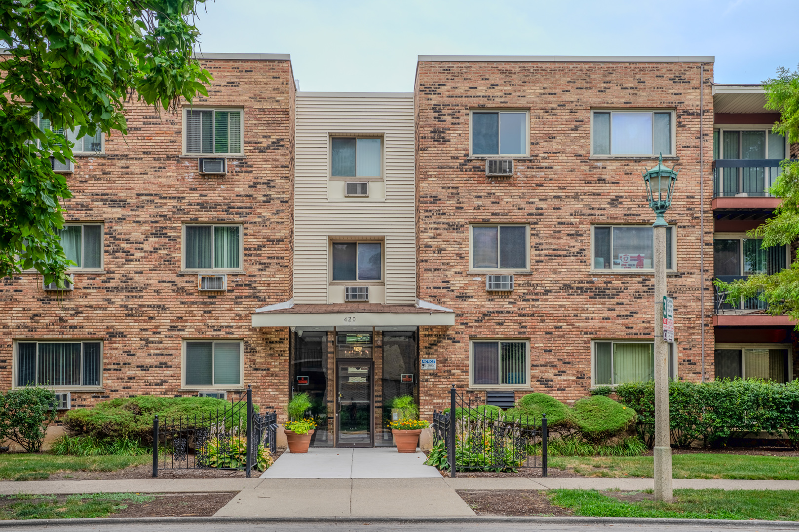 Homes for sale in Oak Park, IL | 420 S Home Ave #109N, Oak Park, IL 60302 | MLS# 12710296