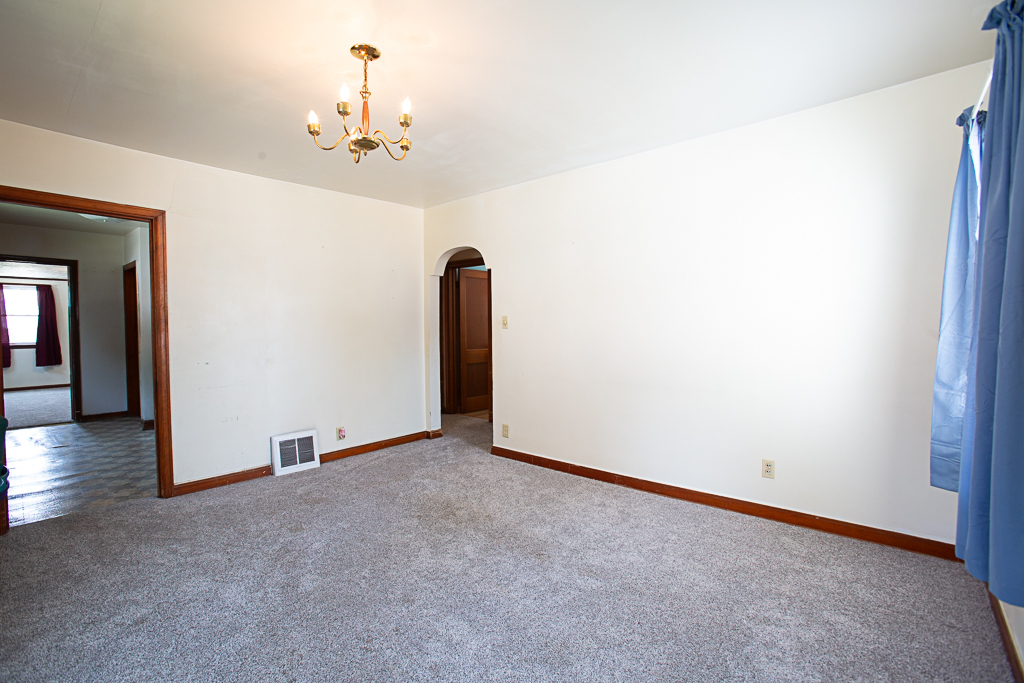 4th image of 618 Maple St, Bloomington, IL 61701 | MLS# 12710298