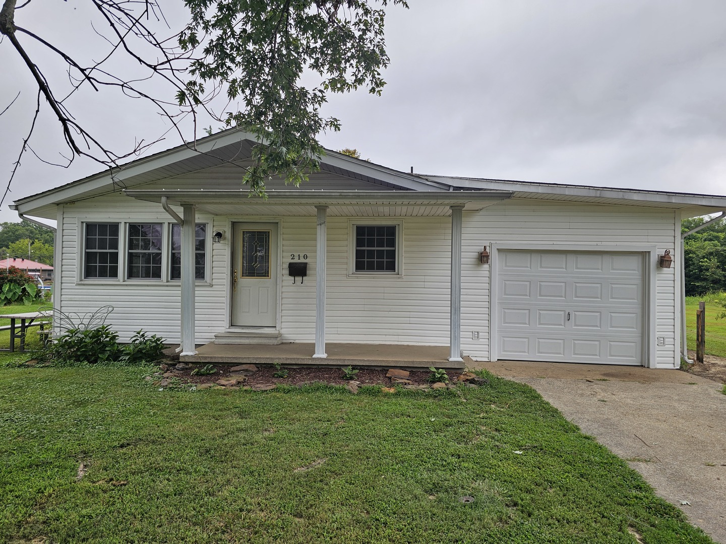 1st image of 210 Dorris Dr, Metropolis, IL 62960 | MLS# 12710312