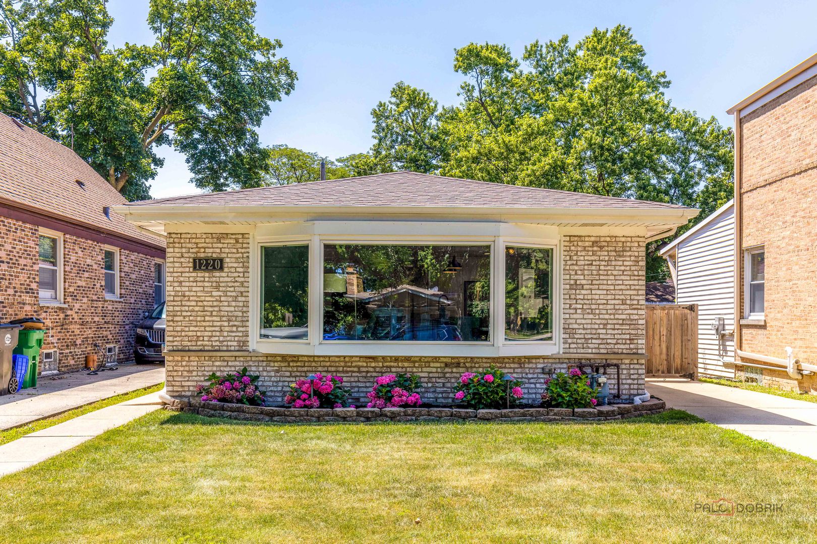 Homes for sale in Park Ridge, IL | 1220 Elliott St, Park Ridge, IL 60068 | MLS# 12710365