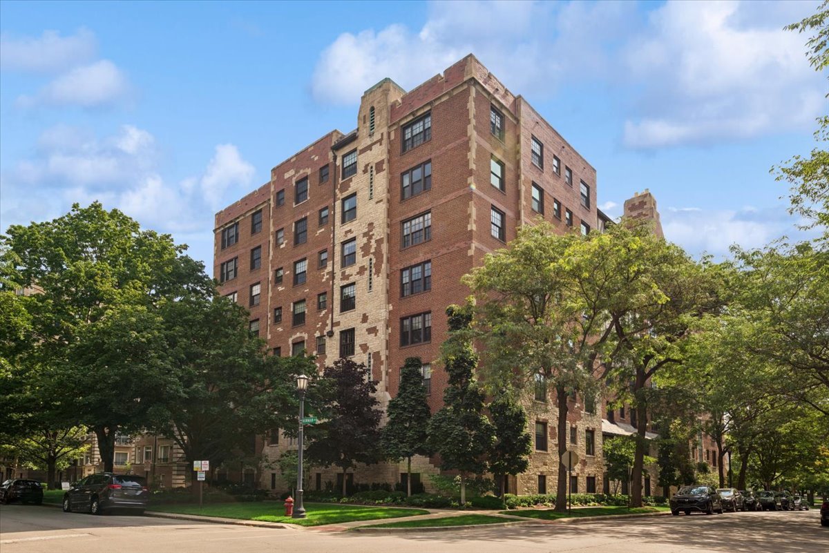 1st image of 1501 Hinman Ave #4B, Evanston, IL 60201 | MLS# 12710379