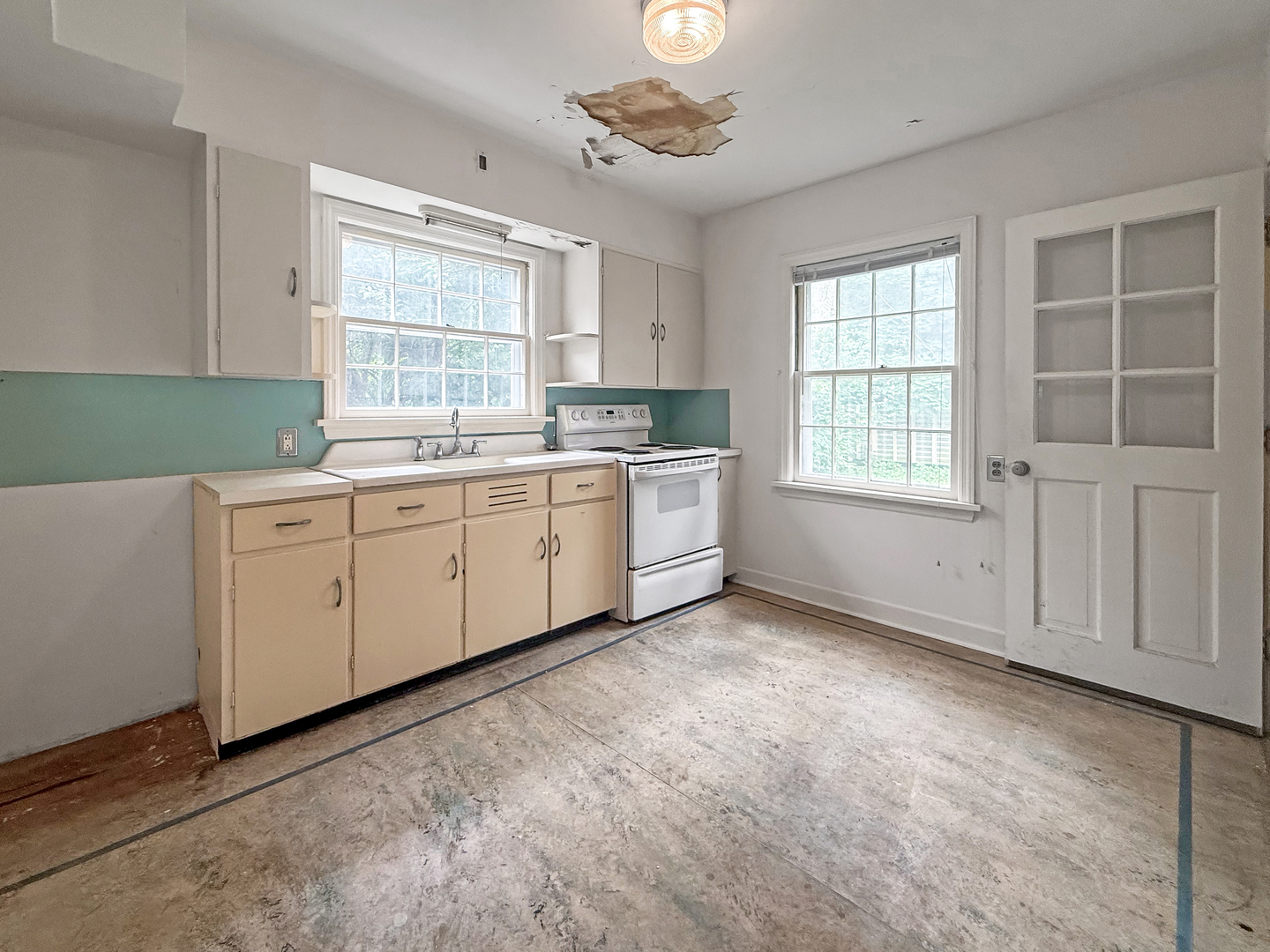 Homes for sale in Urbana, IL | 117 W Delaware Ave, Urbana, IL 61801 | MLS# 12710412