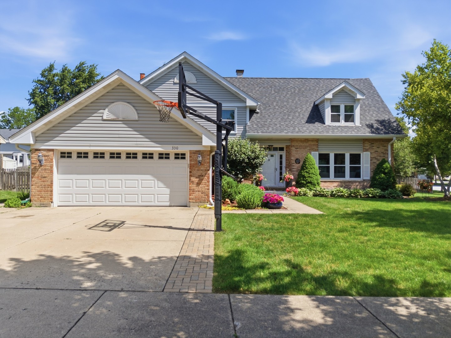 Homes for sale in Vernon Hills, IL | 330 Sutcliffe Cir, Vernon Hills, IL 60061 | MLS# 12710493