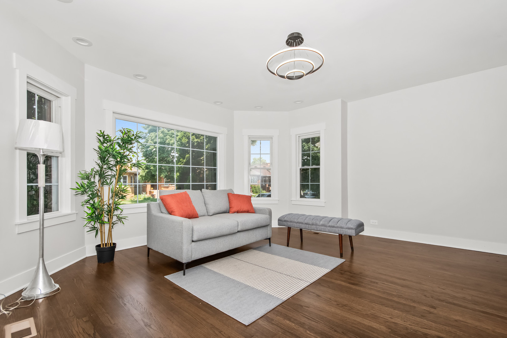 4th image of 5529 W Cornelia Ave, Chicago, IL 60641 | MLS# 12710502