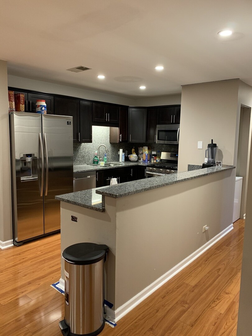 3rd image of 815 Leicester Rd, Elk Grove Village, IL 60007