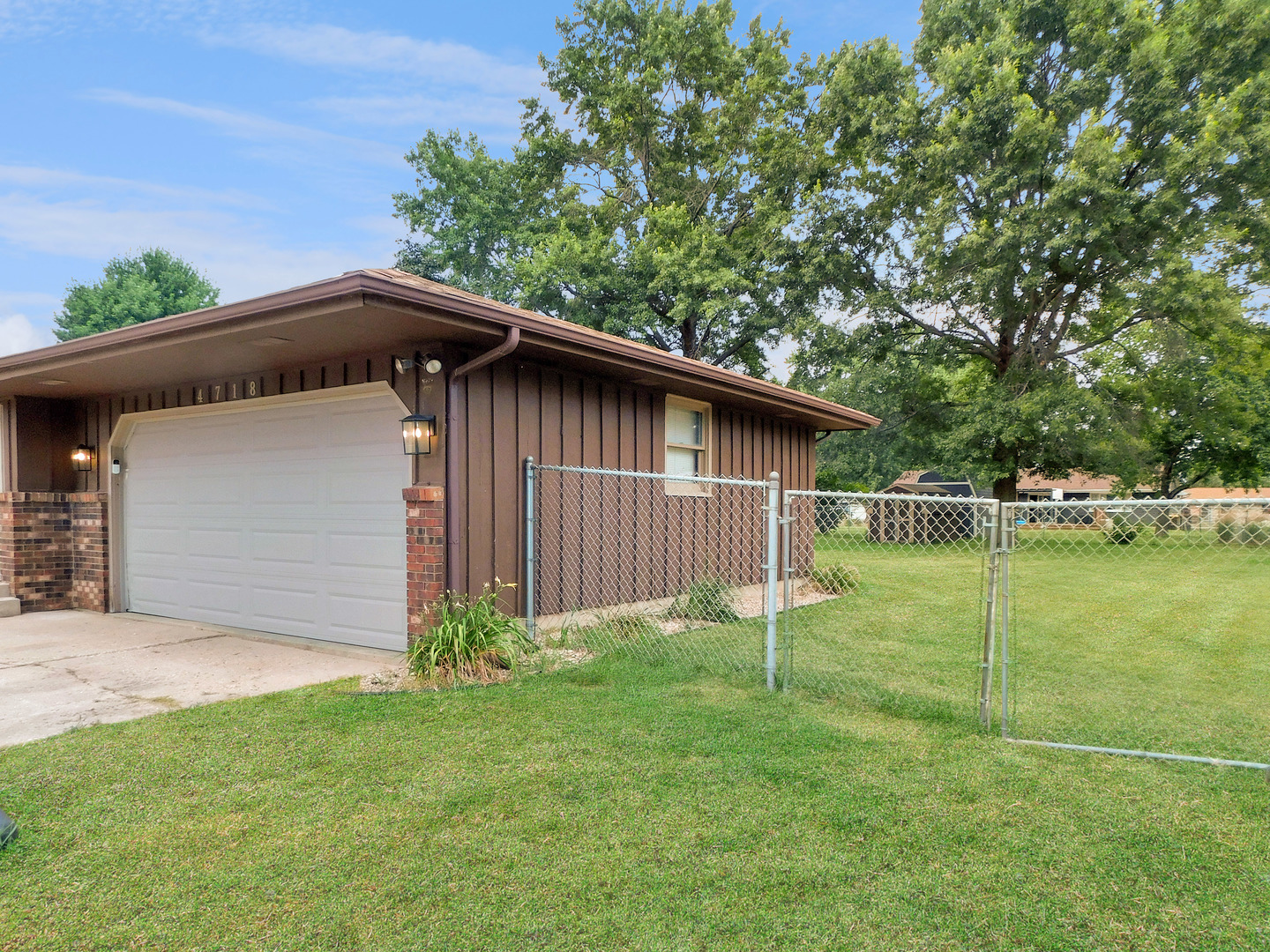 Homes for sale in Machesney Park, IL | 4718 Terrang Trl, Machesney Park, IL 61115 | MLS# 12710531