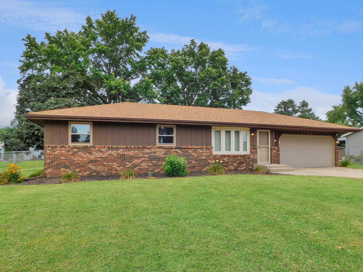 Homes for sale in Machesney Park, IL | 4718 Terrang Trl, Machesney Park, IL 61115 | MLS# 12710531