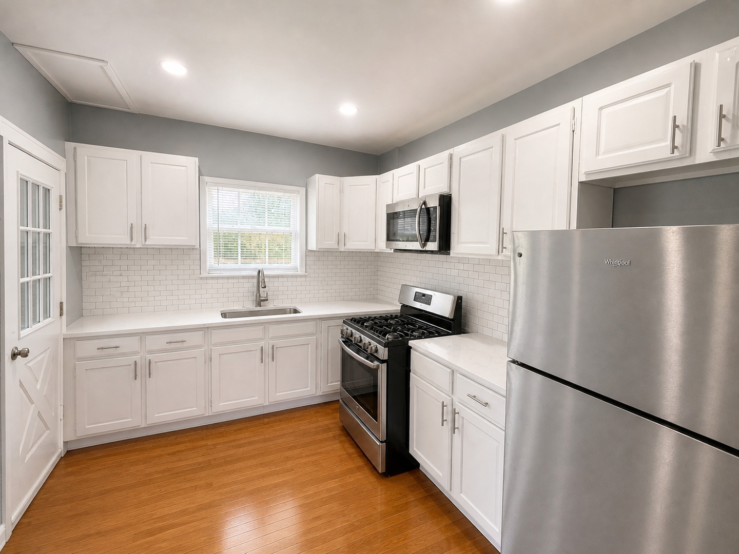 3rd image of 1527 Brookside Ave, Waukegan, IL 60085 | MLS# 12710634