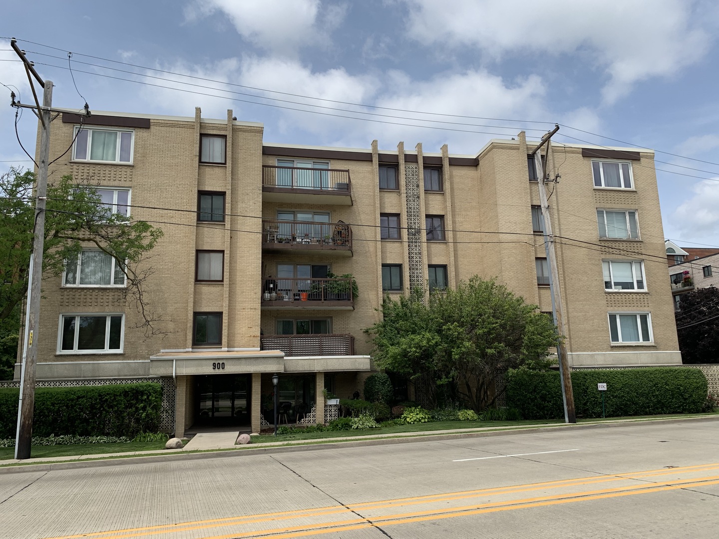 1st image of 900 S River Rd #4A, Des Plaines, IL 60016 | MLS# 12710655