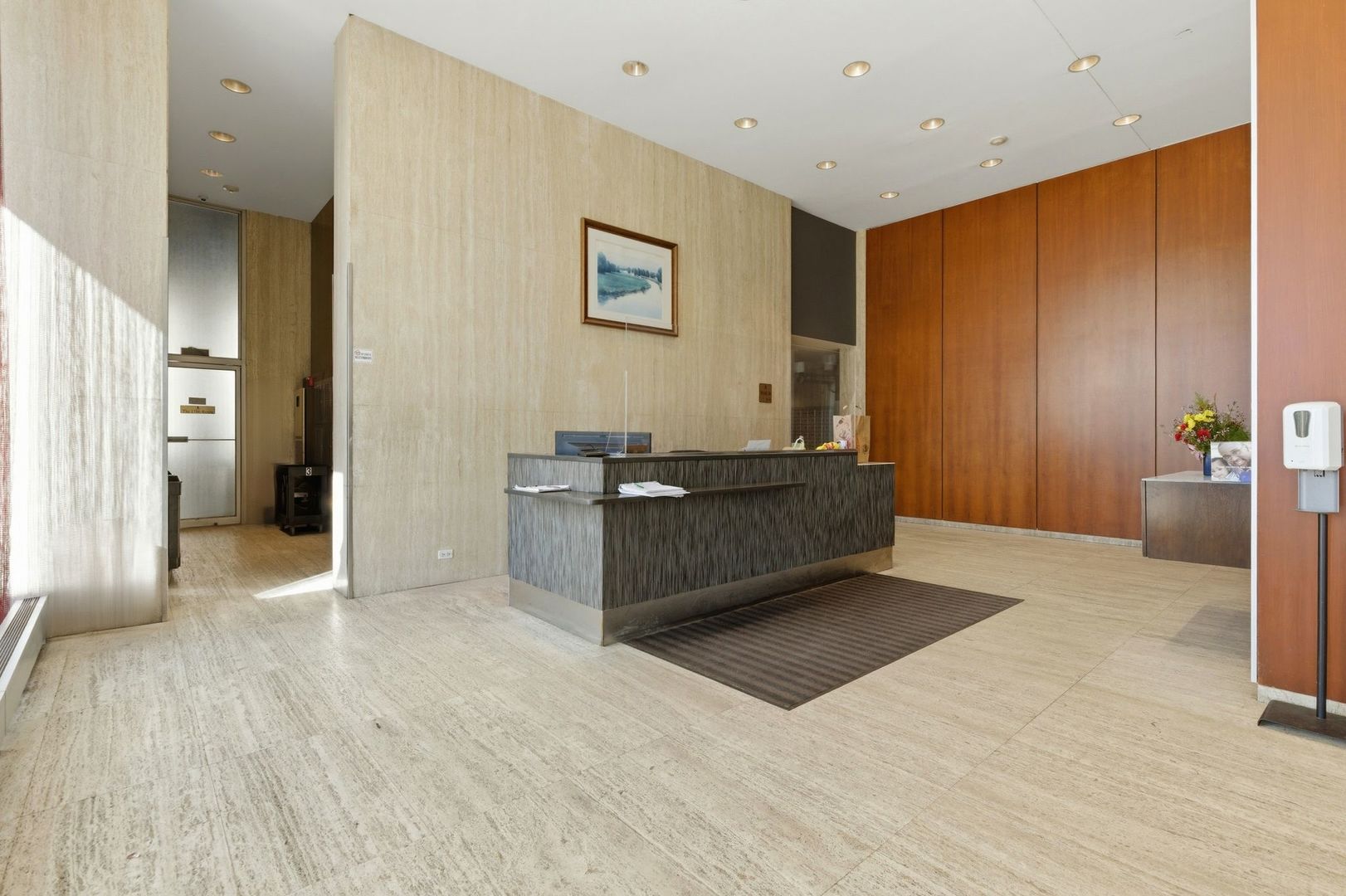 4th image of 1700 E 56Th St, Chicago, IL 60637