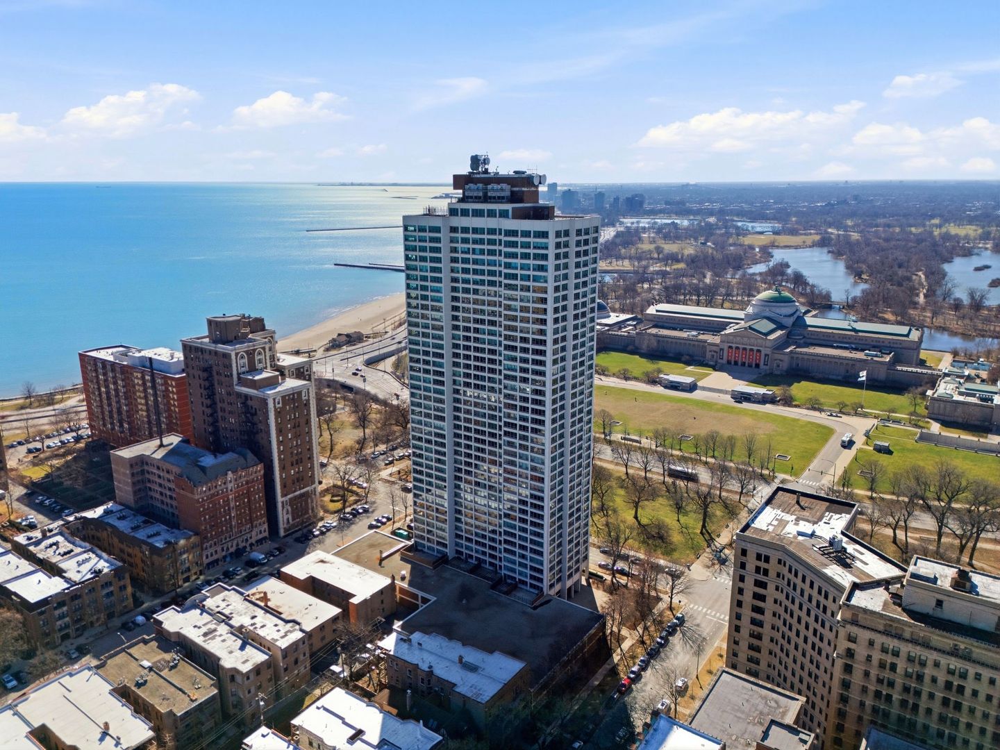 3rd image of 1700 E 56Th St, Chicago, IL 60637