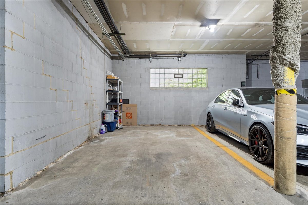 2nd image of 1850 W Division St, Chicago, IL 60622