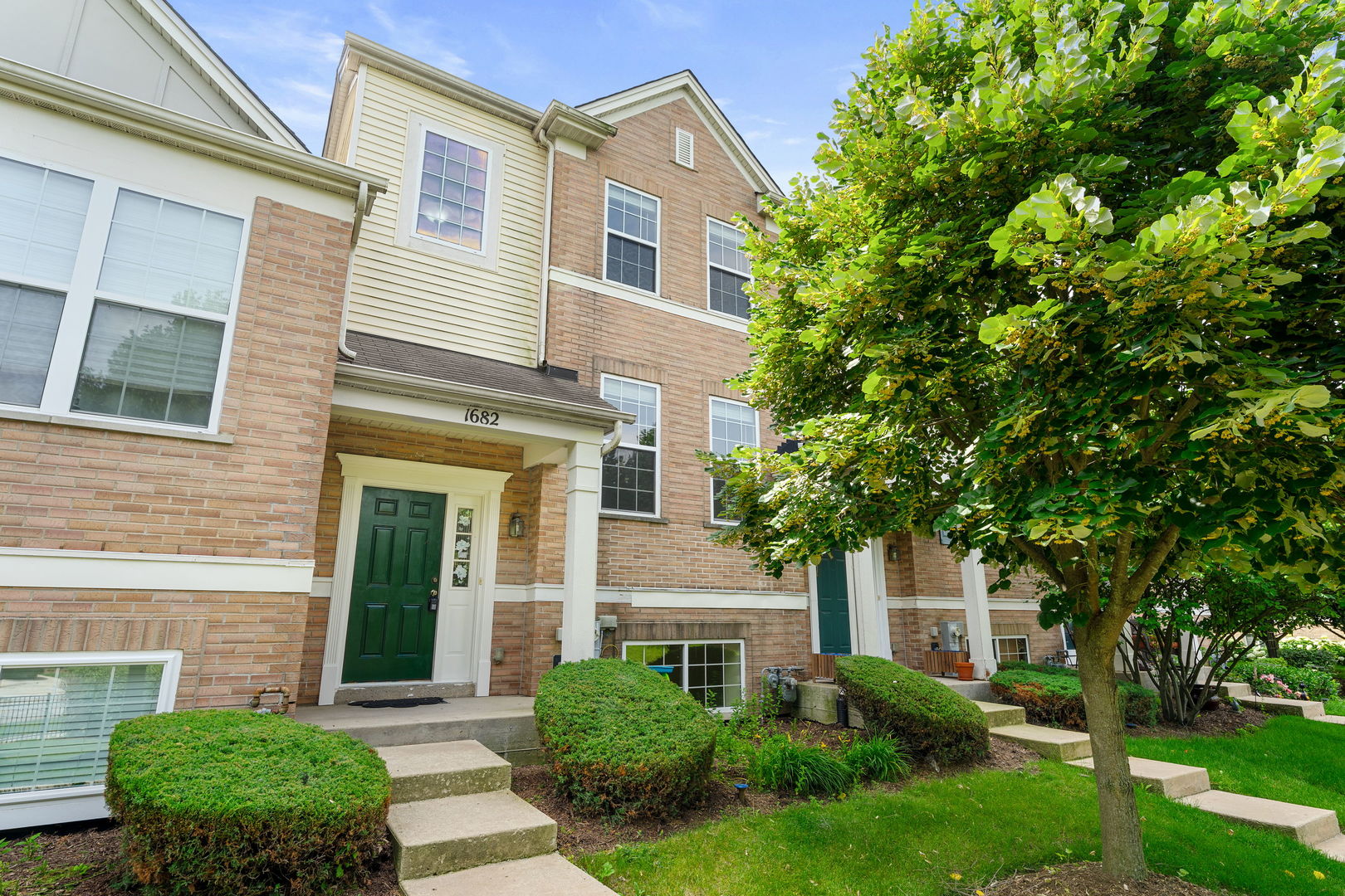 Homes for sale in Hanover Park, IL | 1682 Dogwood Ln, Hanover Park, IL 60133 | MLS# 12710688