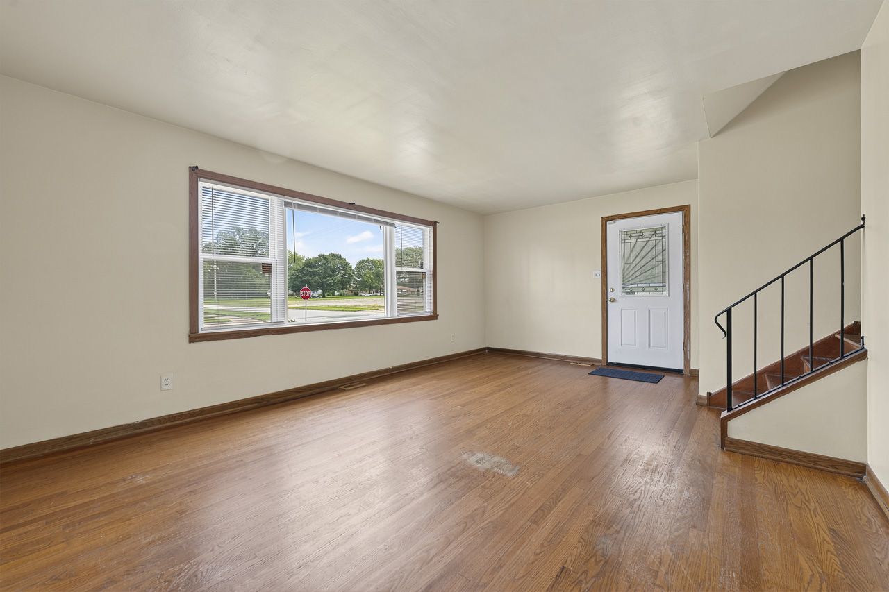 2nd image of 524 Hirsch Ave, Calumet City, IL 60409 | MLS# 12710706