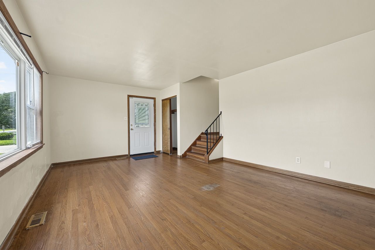 3rd image of 524 Hirsch Ave, Calumet City, IL 60409 | MLS# 12710706