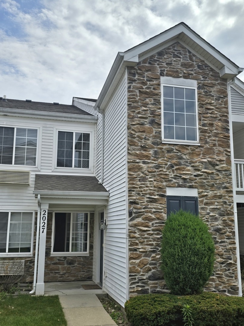 1st image of 2027 Silverstone Dr #2027, Carpentersville, IL 60110 | MLS# 12710816