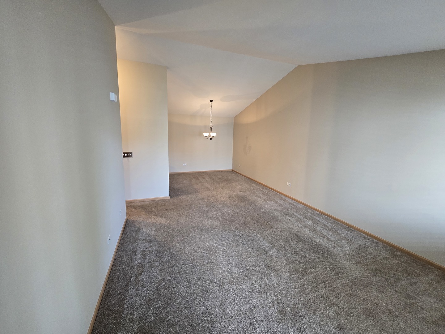 2nd image of 2027 Silverstone Dr, Carpentersville, IL 60110