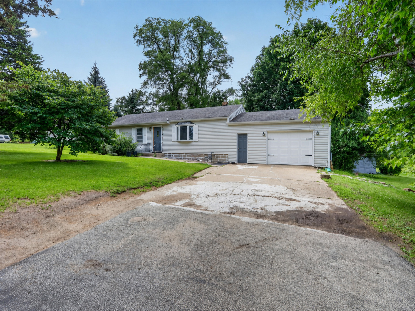 Homes for sale in Loves Park, IL | 2427 Windsor Rd, Loves Park, IL 61111 | MLS# 12710850