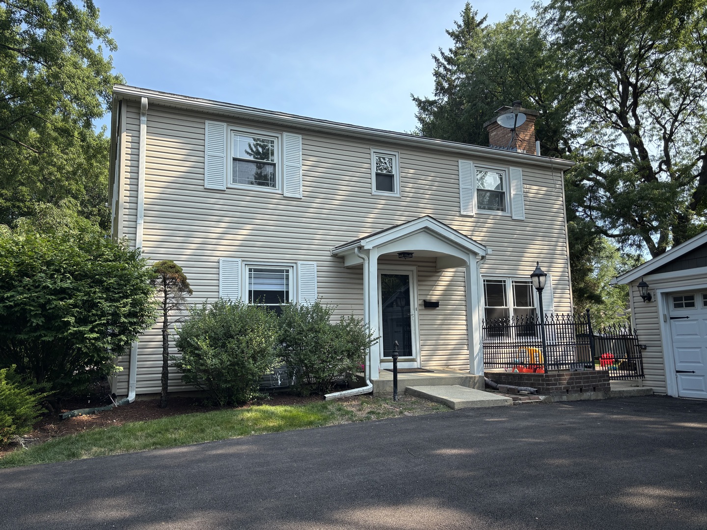 2nd image of 1408 Killdeer Dr, Naperville, IL 60565 | MLS# 12710851