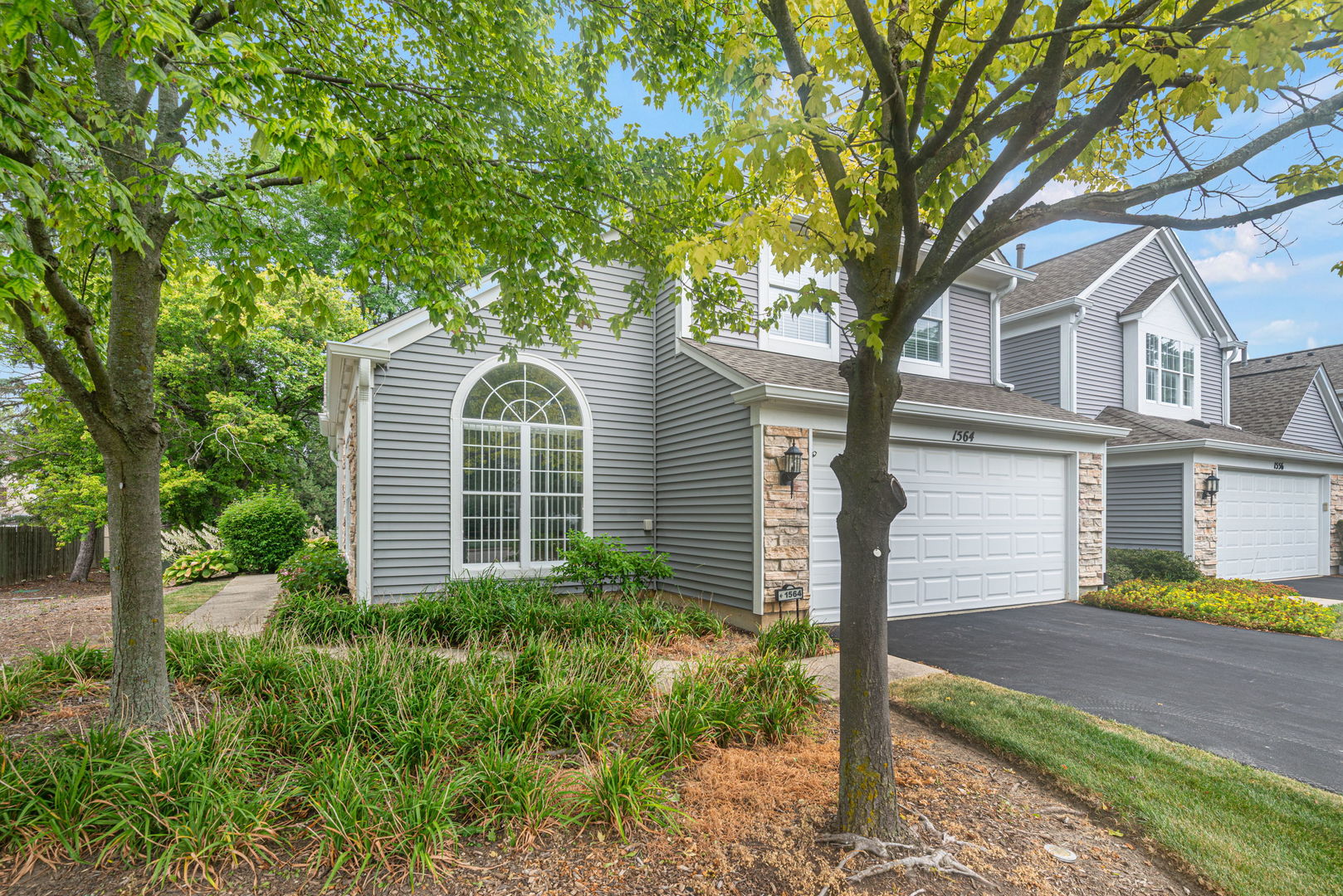 3rd image of 1564 Westbury Dr, Hoffman Estates, IL 60192 | MLS# 12710863