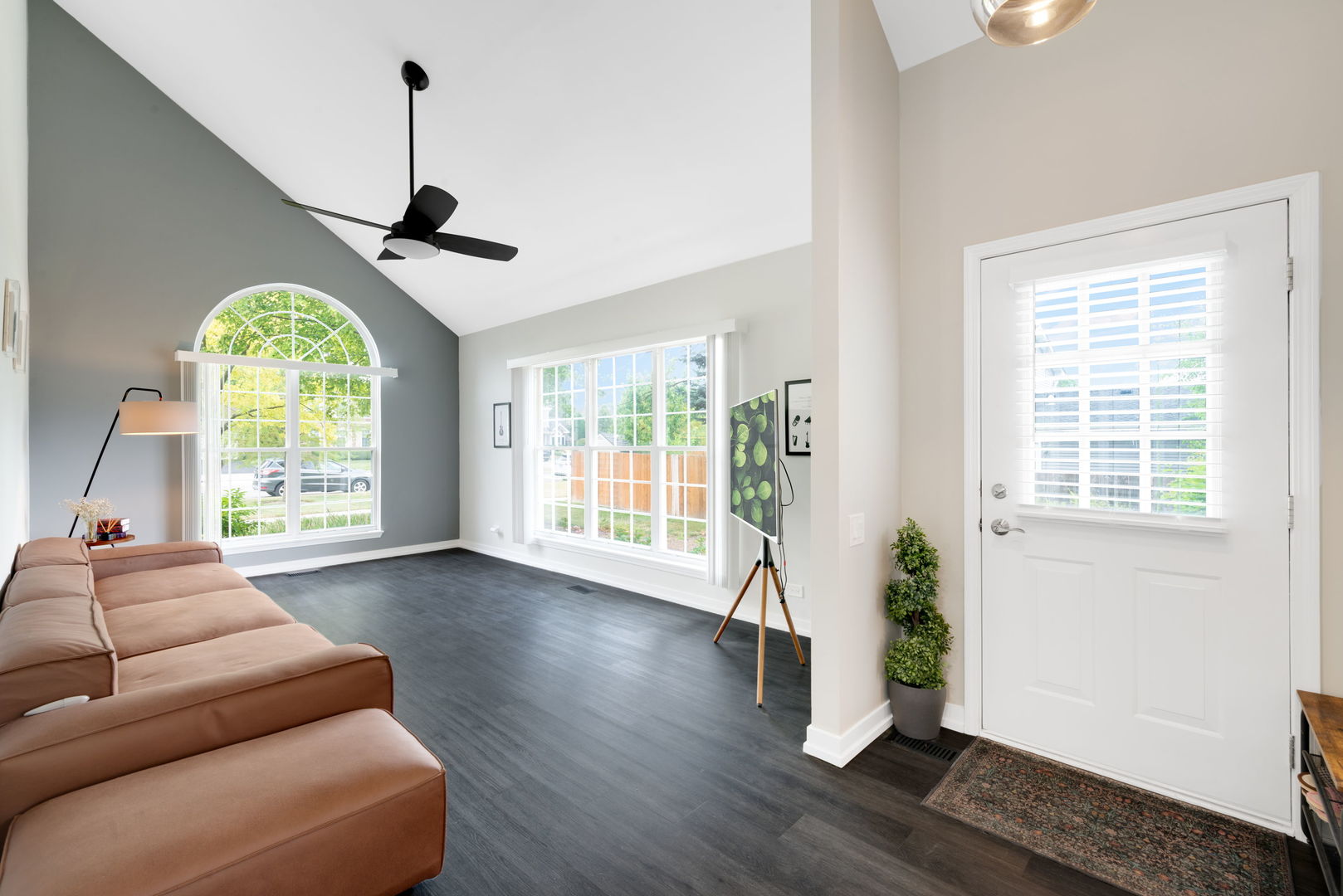 4th image of 1564 Westbury Dr, Hoffman Estates, IL 60192 | MLS# 12710863