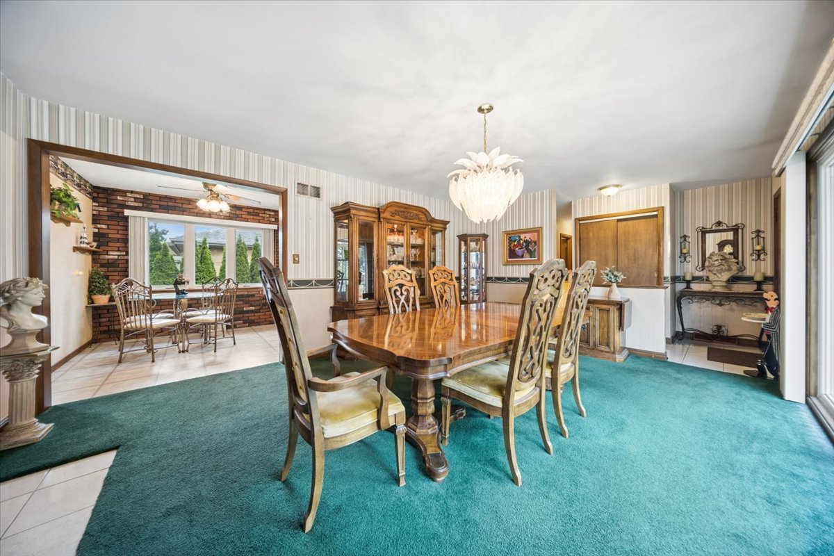 Homes for sale in Chicago, IL | 8231 W Berwyn Ave, Chicago, IL 60656 | MLS# 12710865