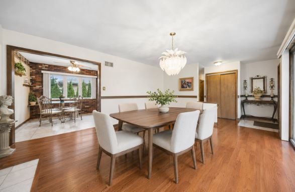 Homes for sale in Chicago, IL | 8231 W Berwyn Ave, Chicago, IL 60656 | MLS# 12710865
