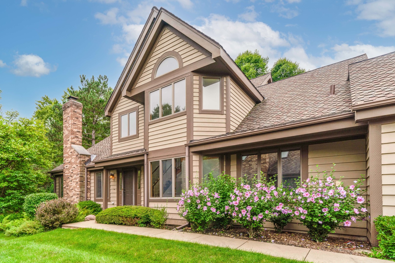Photo 1 of Townhouse for sale at 1902 Forest Crk Ln #1902, Libertyville, IL 60048 | MLS# 12710891 | Listing updated on 2026-09-03